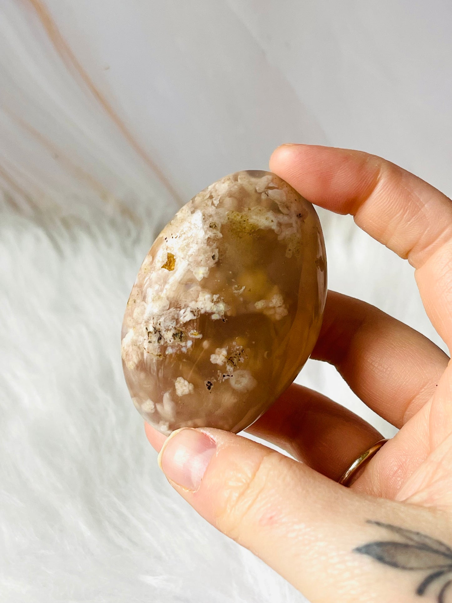 Flower agate palmstone
