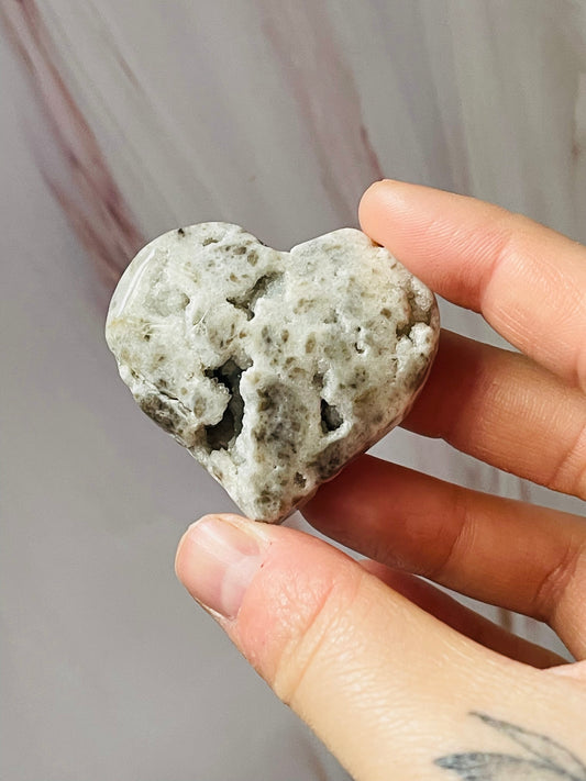 Druzy sphalerite heart