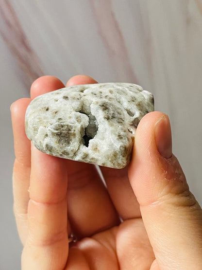 Druzy sphalerite heart